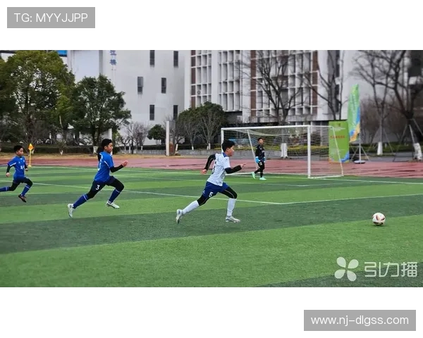 湘超足球联赛鏖战正酣各路劲旅奋勇争先掀起绿茵激情风暴