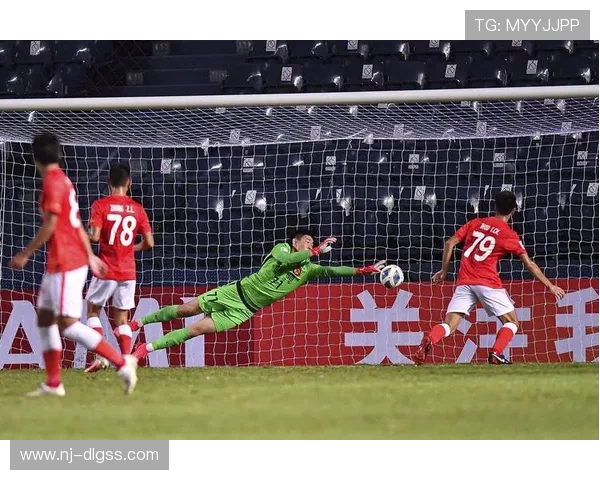 广州足球队战术转型的利弊分析与未来发展展望