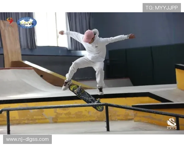 西安街舞队在滑板精英赛中以89分稳居积分榜首位