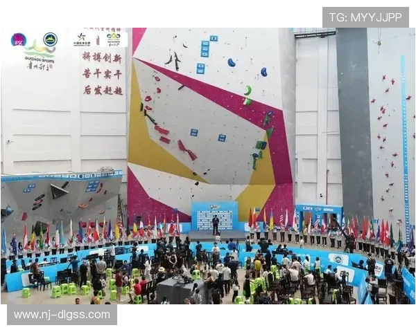 西安飞盘队在世界攀岩锦标赛中以77分稳居积分榜首位